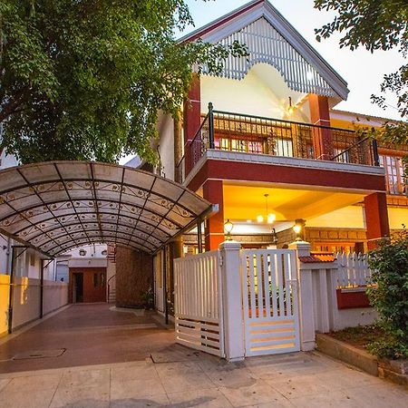 Redstone Villa And Suites Bangalore Luaran gambar